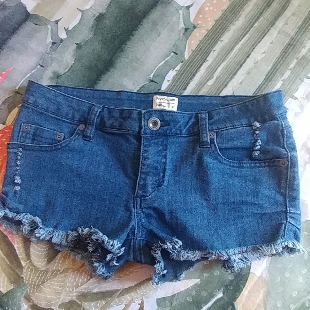 RVCA short